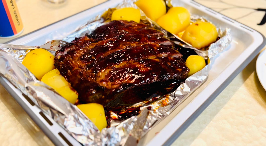 最简单的焦香软糯烤猪肋排