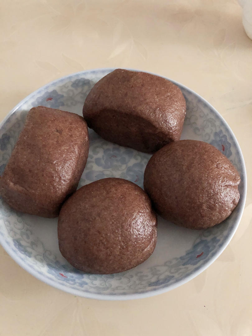 黑全麦粉馒头