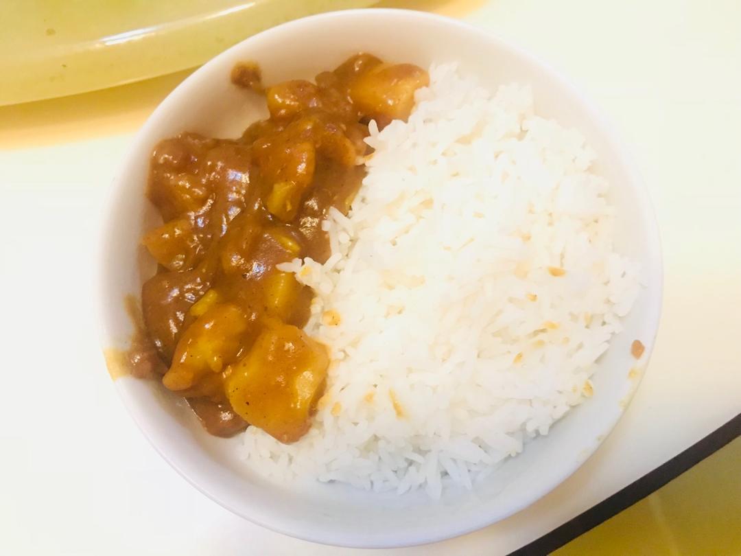 【咖喱牛腩拌饭】