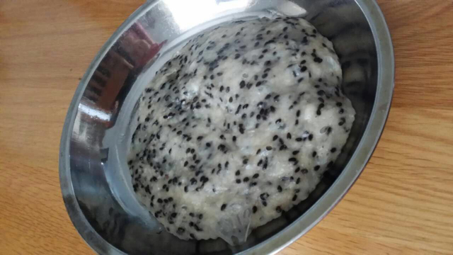 极简黑芝麻发糕