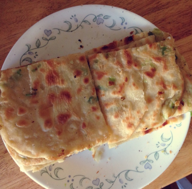 鸡蛋葱油饼                  （更新饼坯保存方法）