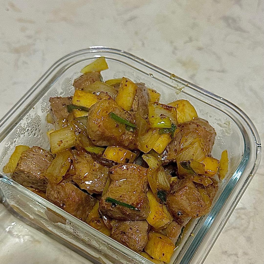 ✅挑战365天晚餐不重样第31天:黑椒牛肉粒‼️的做法