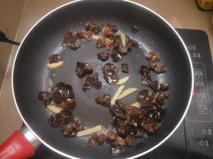 木耳/香干炒肉——小炒肉 家常菜的做法 步骤4