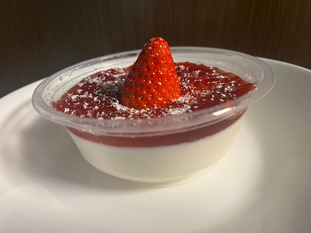 草莓椰奶冻