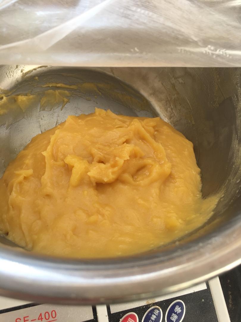 香香甜甜的奶黄馅（超级简单/和外面买的没差/无黄油）