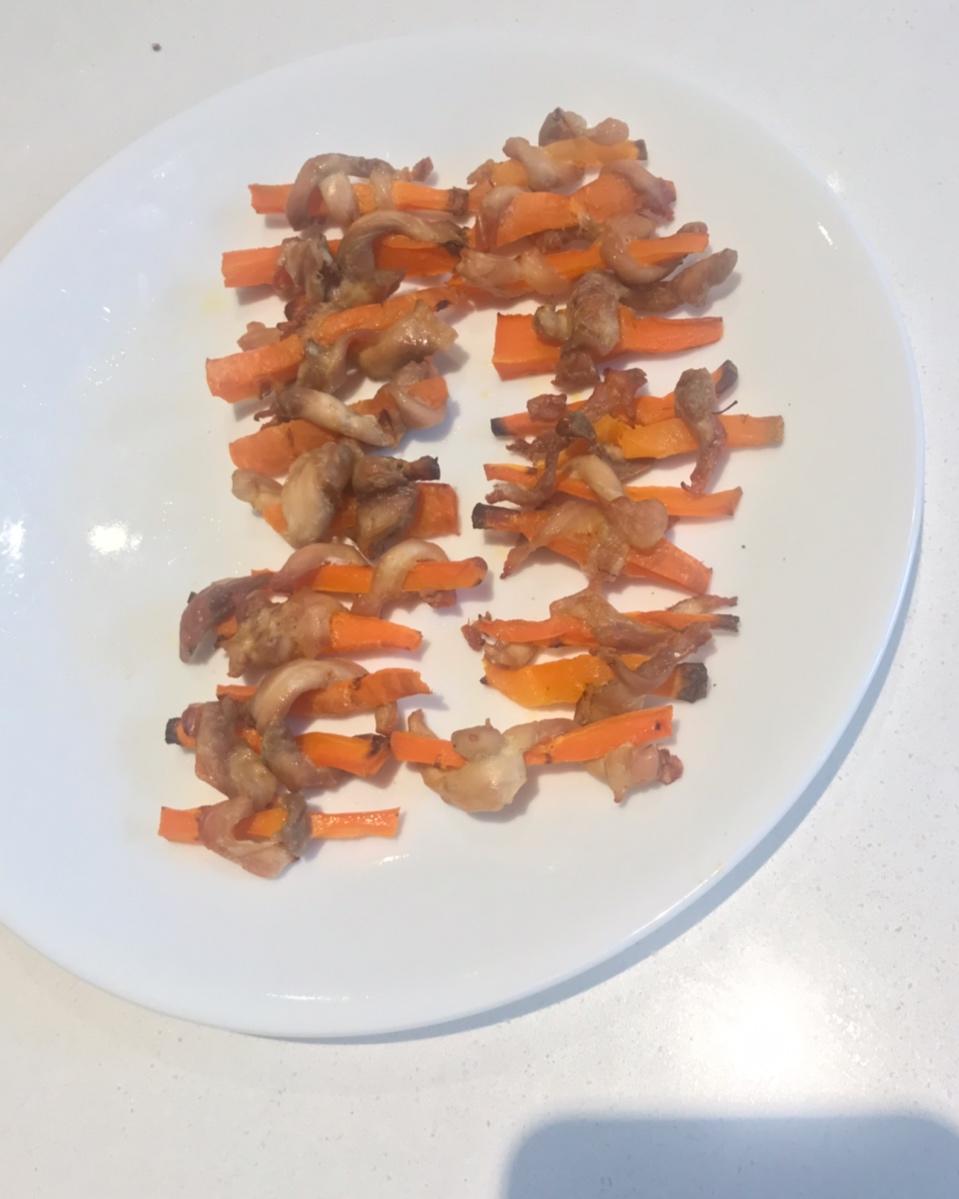 狗狗奖励零食——鸡肉干胡萝卜条