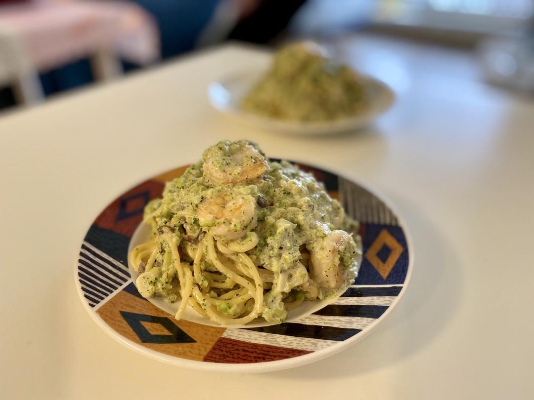 奶香浓郁的西兰花虾仁意面！