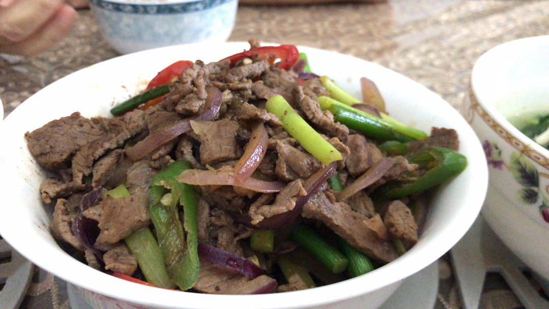 香芹炒牛肉（富菜炒牛肉）