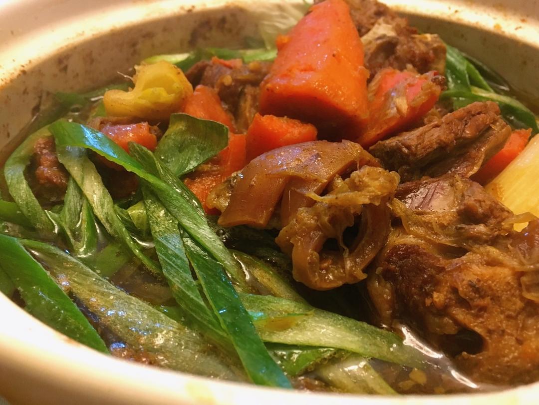 胡萝卜炖羊肉的做法