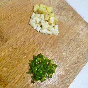 酸菜肉片汤的做法 步骤2