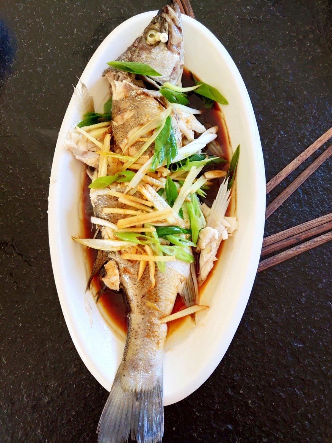 清蒸鲈鱼