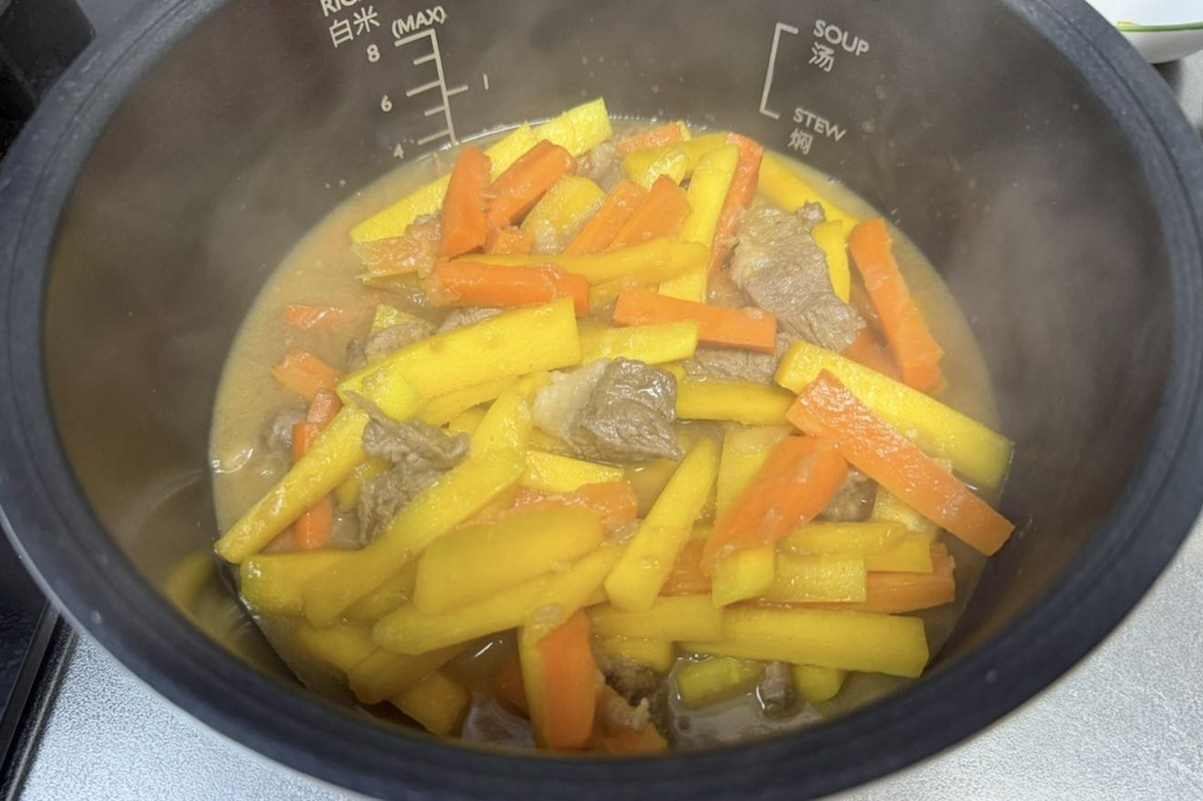 新疆抓饭（简单又好吃的电饭锅版）