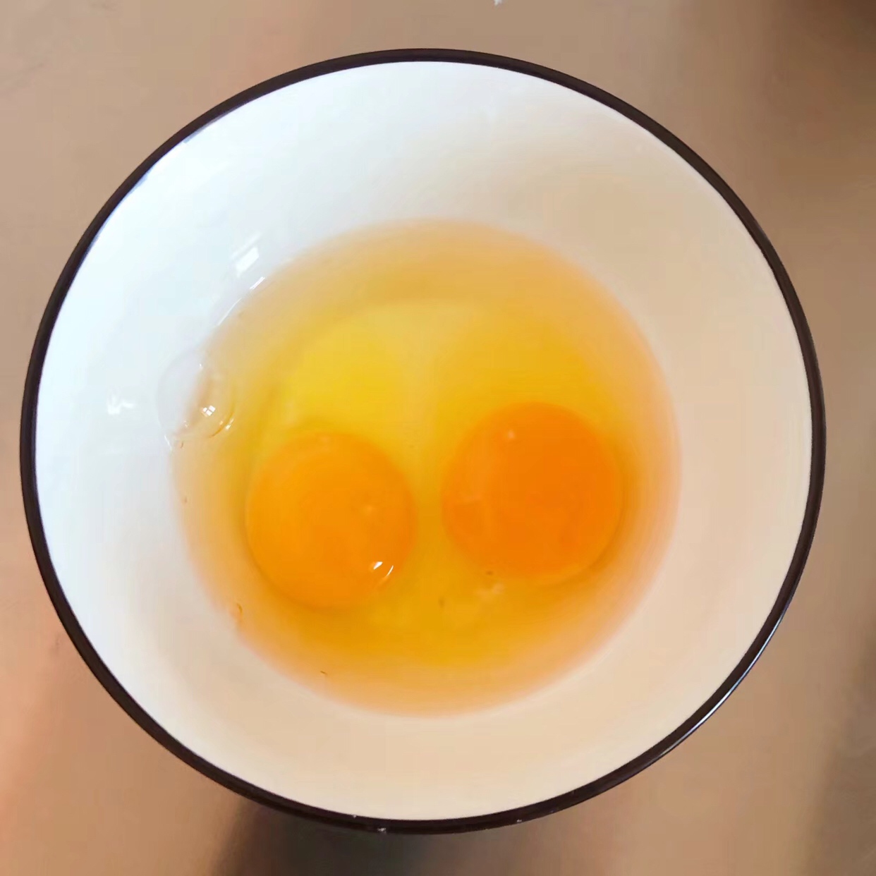 油炸黄金鸡蛋馒头片的做法 步骤3