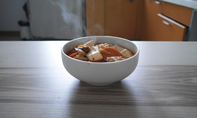豆腐五花肉泡菜汤的做法