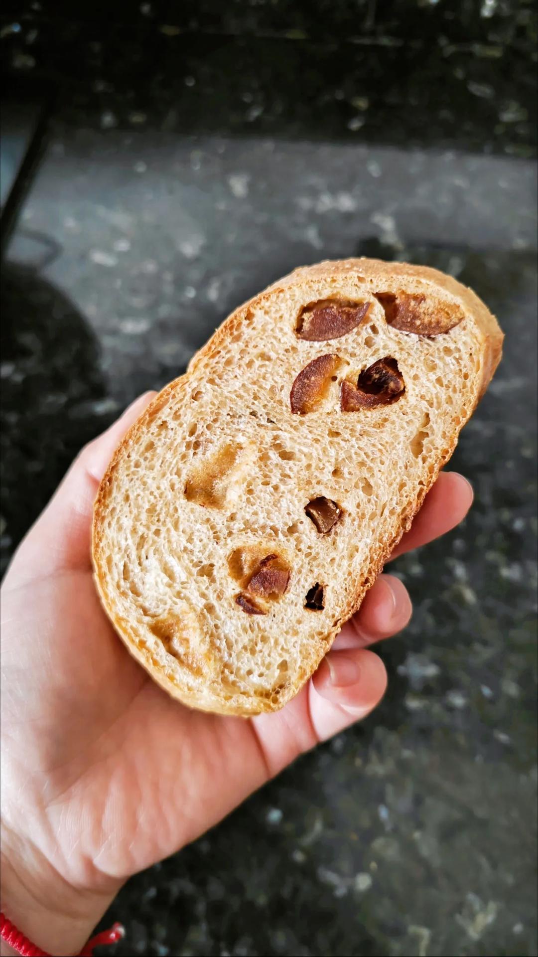 红枣胚芽软欧---负担小小的面包