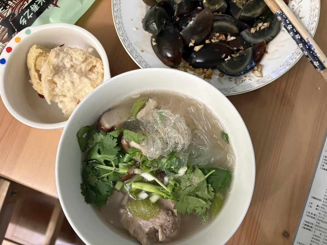 丝瓜蘑菇排骨汤