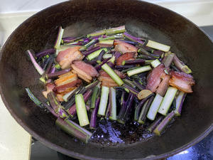 腊肉红菜苔(下饭菜)的做法 步骤5