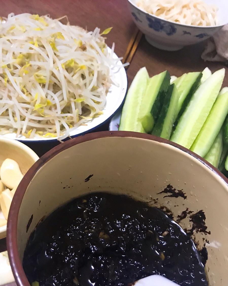 炸酱老北京炸酱面