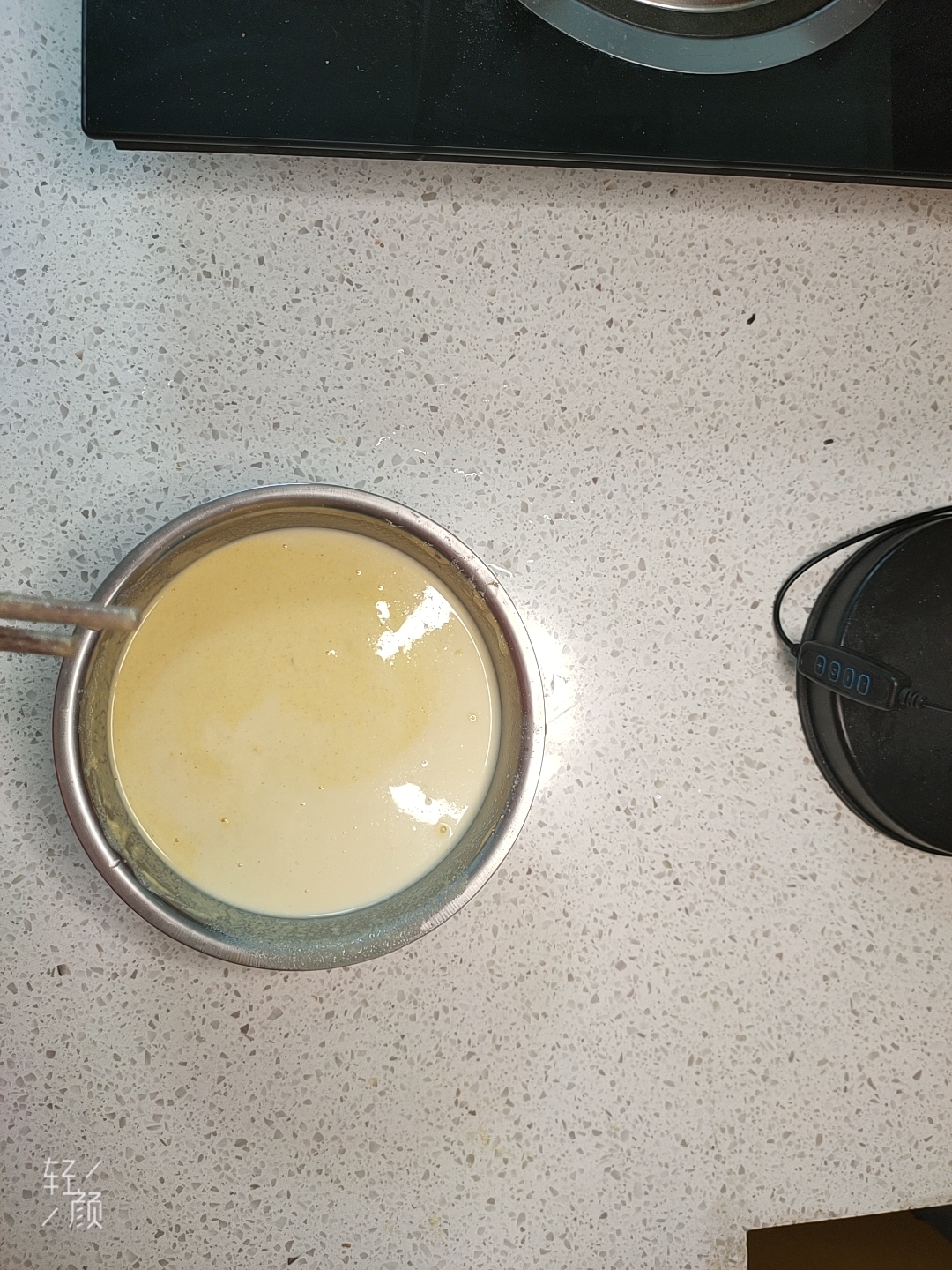 鸡蛋牛奶玉米面饼的做法 步骤1
