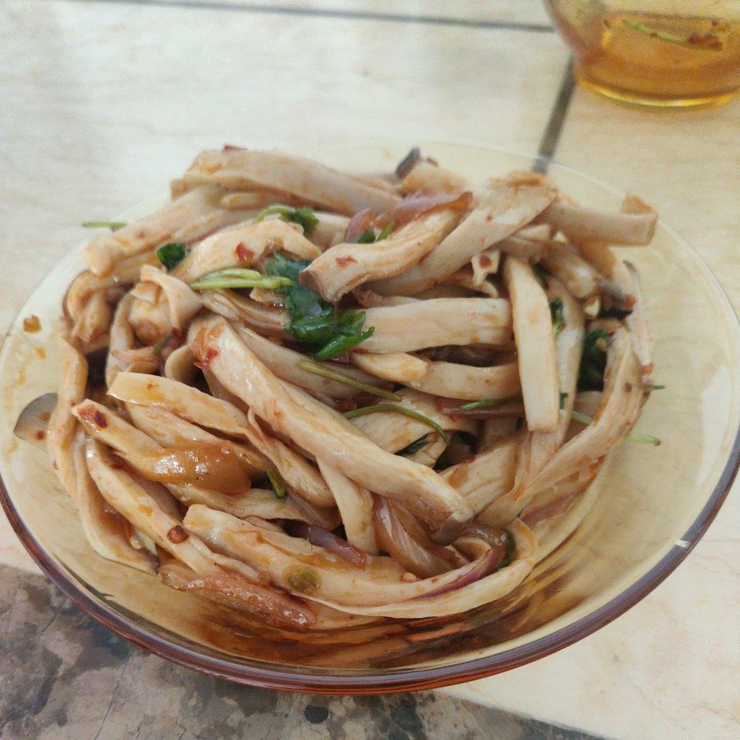 比肉还好吃的【手撕凉拌杏鲍菇】，上桌扫光光