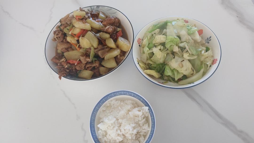 土豆烧鸡（红烧鸡块）