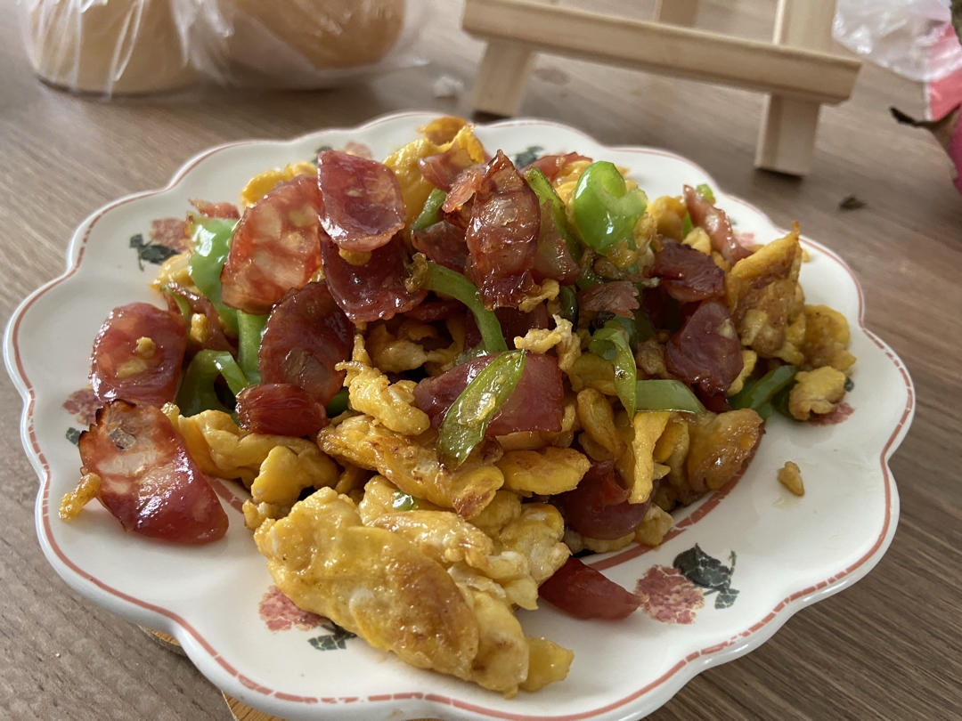 尖椒腊肠炒蛋（伊莱特炒菜机器人）