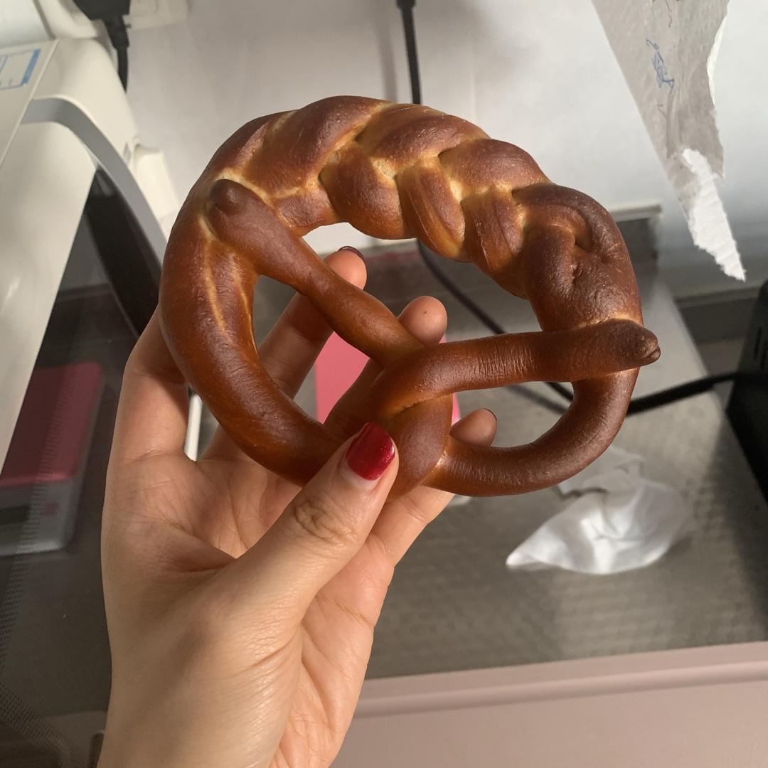 🥨黑麦碱水包Brezel🥨（小苏打版）