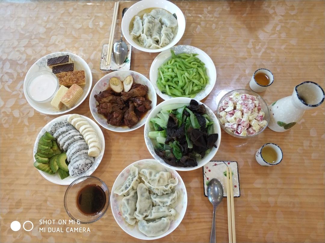 纪录厨房里忙碌的小车车