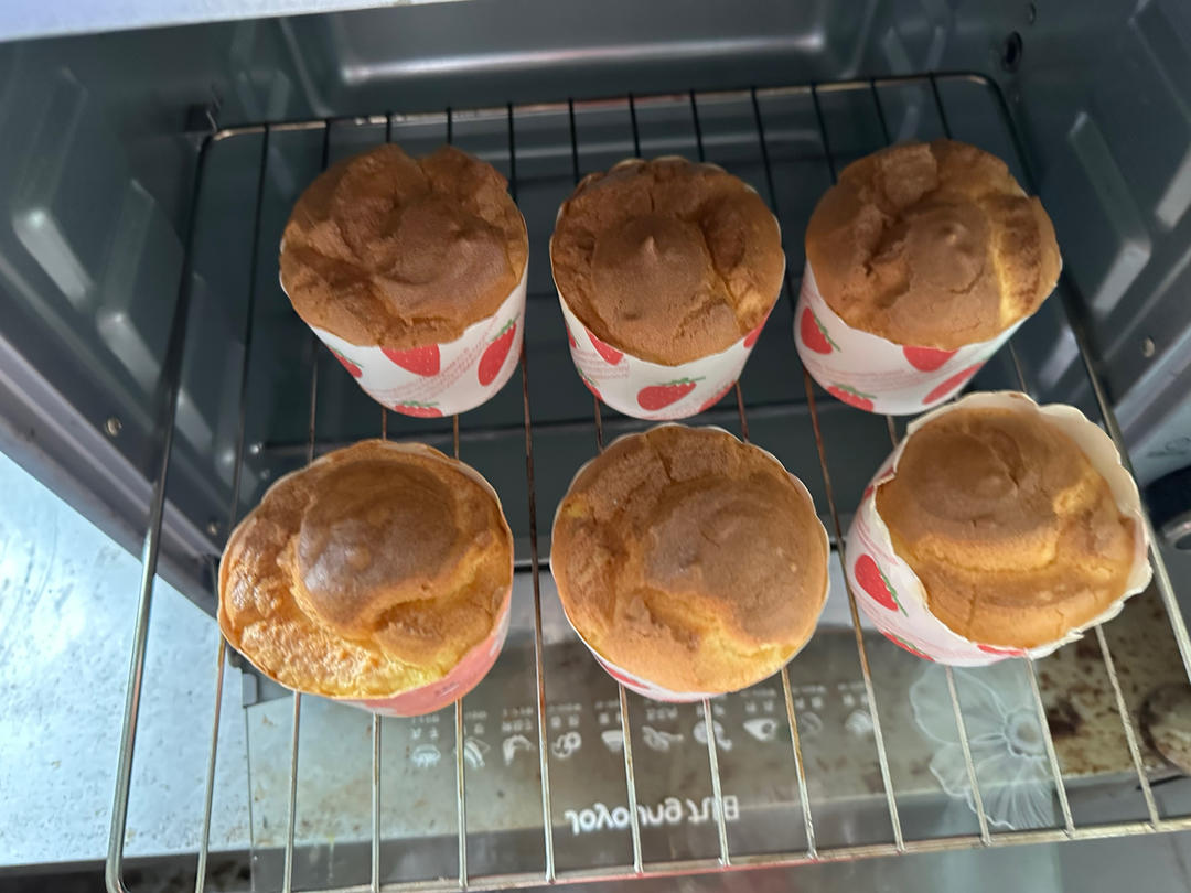纸杯蛋糕不开裂（可做戚风蛋糕）