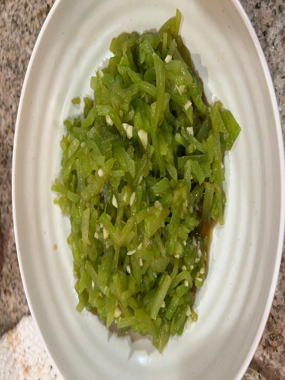 10分钟搞定的快手凉拌菜，清脆爽口的凉拌莴笋丝