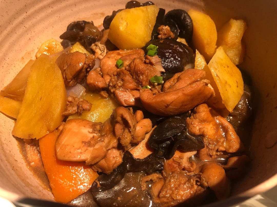 完美复刻黄焖鸡米饭