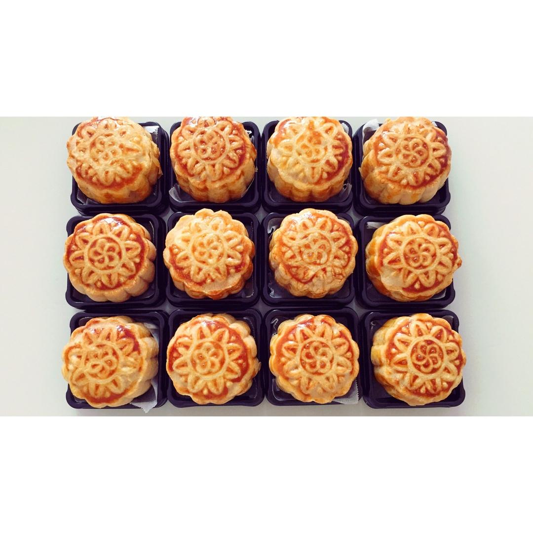 广式月饼——蛋黄莲蓉月饼