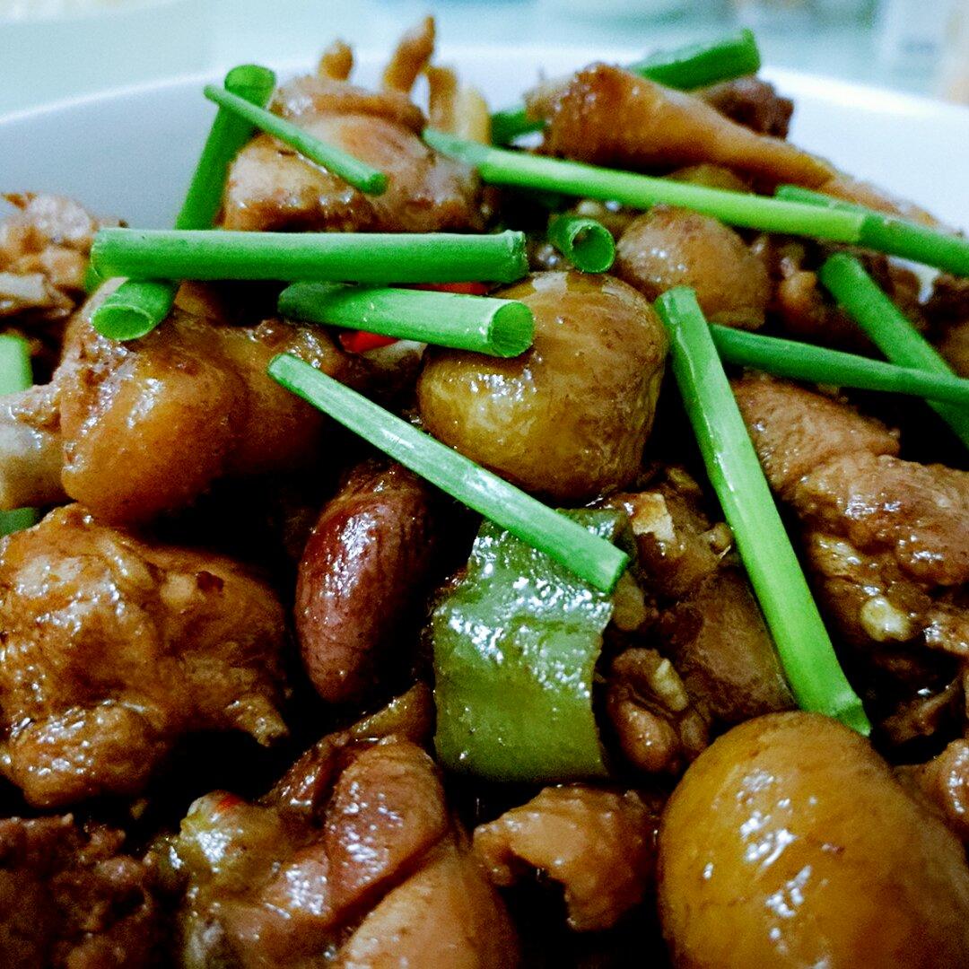 我家除夕团年宴的必备菜【板栗烧鸡】