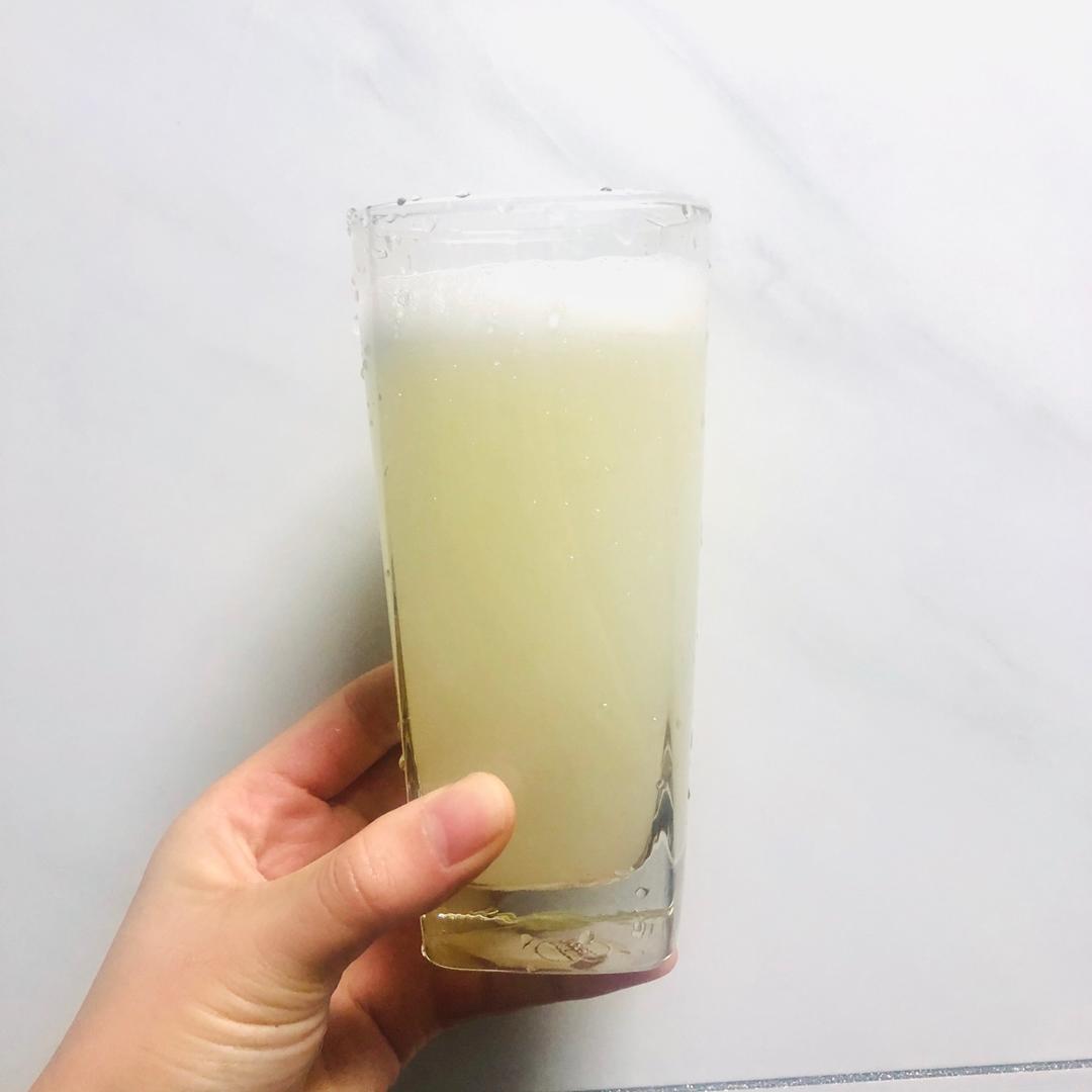 鲜榨梨汁