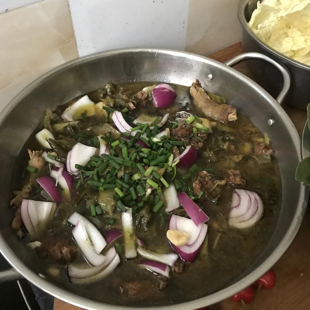 鸡杂碎酸菜火锅的做法