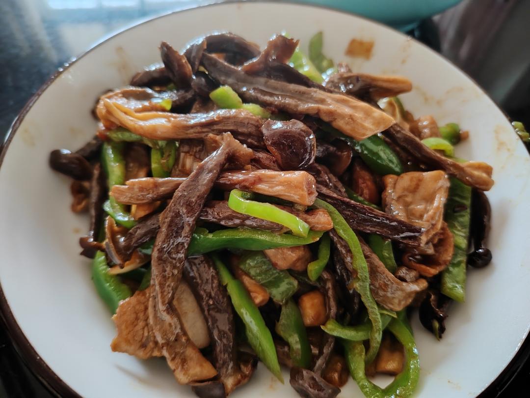干锅茶树菇