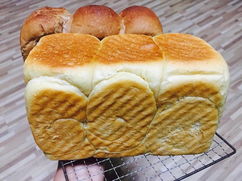 纯奶手撕吐司的做法 步骤1