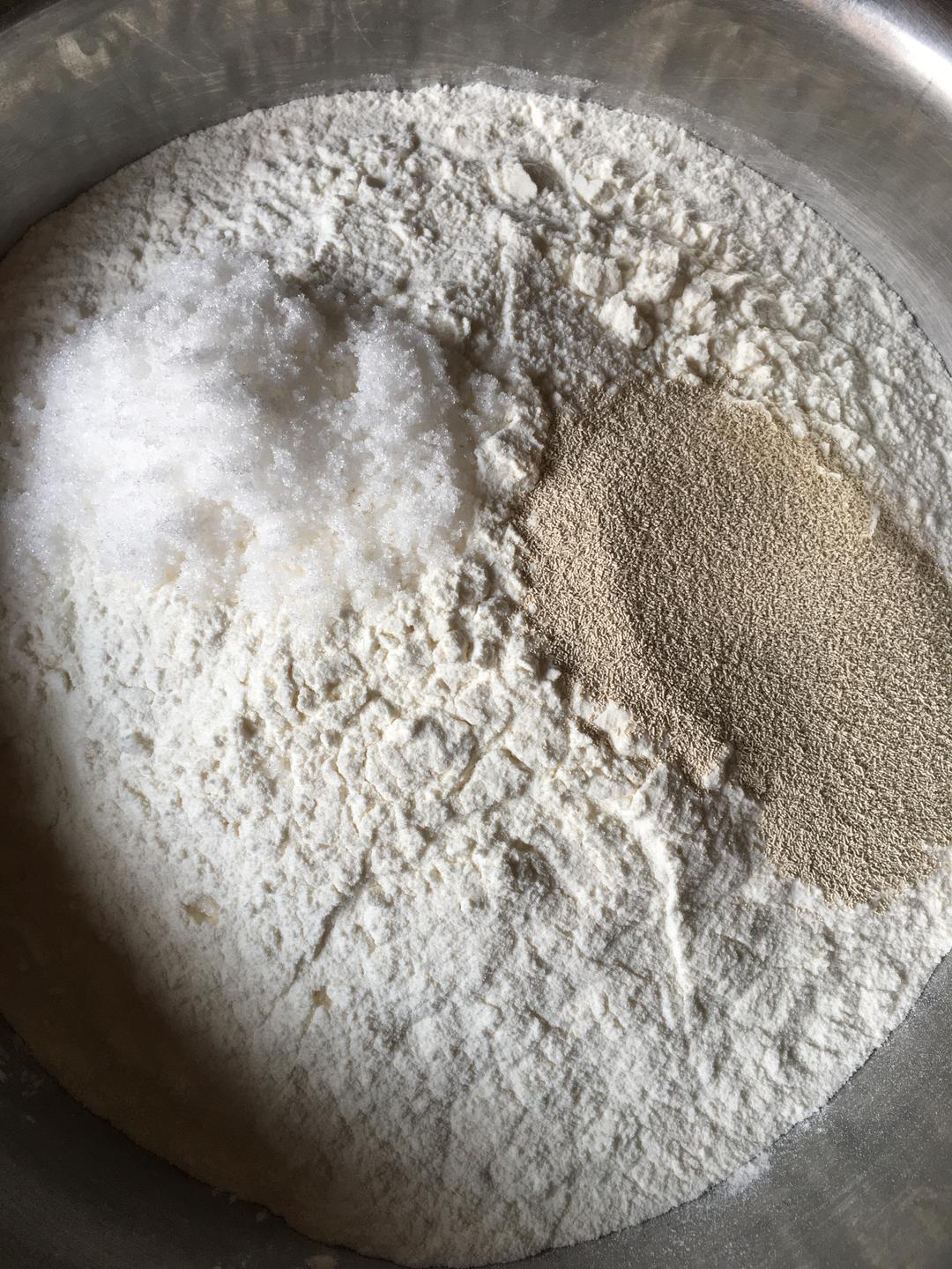 纯奶手撕吐司的做法 步骤1