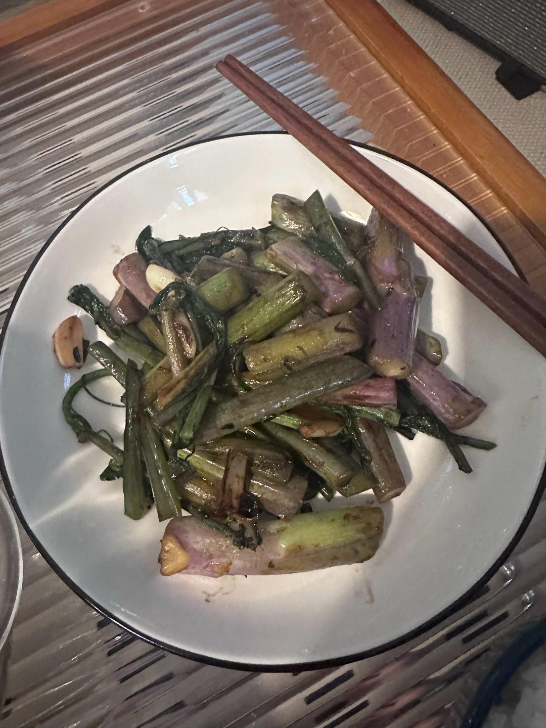 蒜香红菜苔