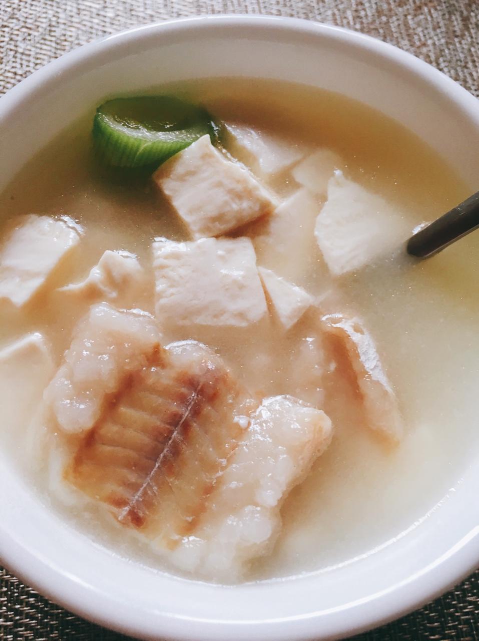 被鱼噎到滴猫做的鳕鱼炖豆腐