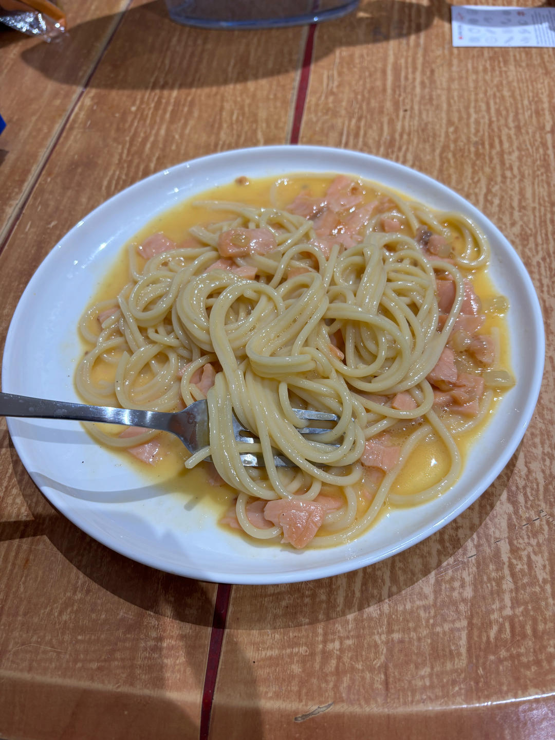 正宗的Carbonara才不放奶油呢 | 蛋黄酱三文鱼意面