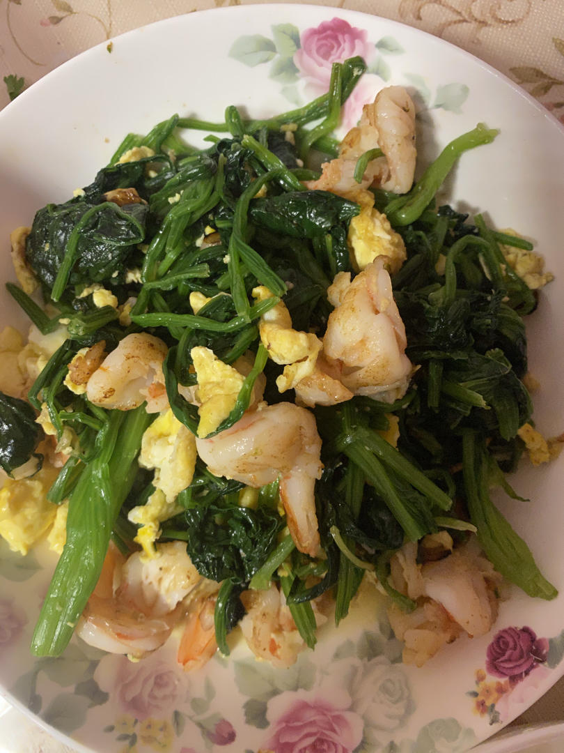 菠菜虾仁炒鸡蛋