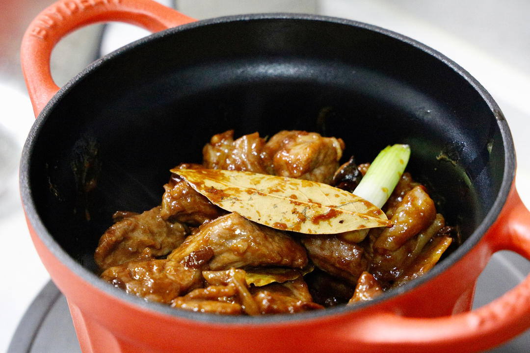 北鼎铸铁锅食谱｜酱焖牛腱