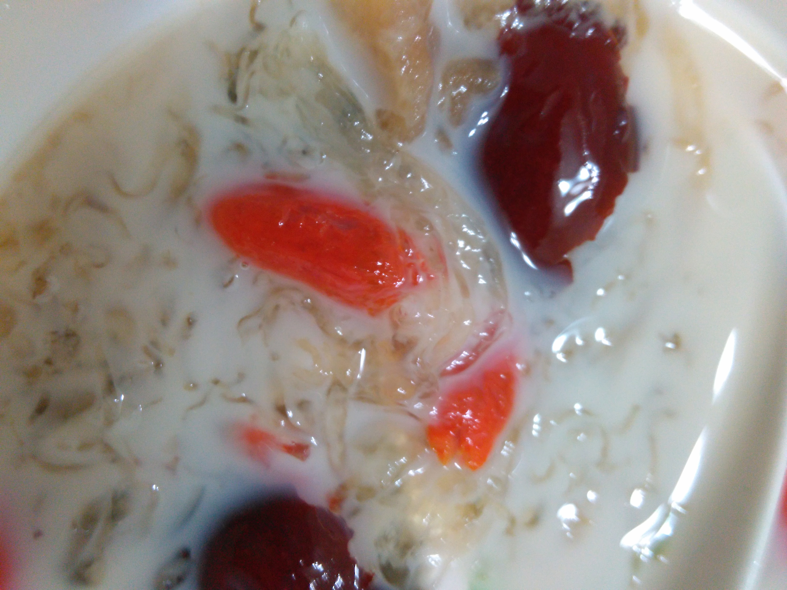 【大黄燕条】红枣枸杞牛奶冰糖炖燕窝的做法