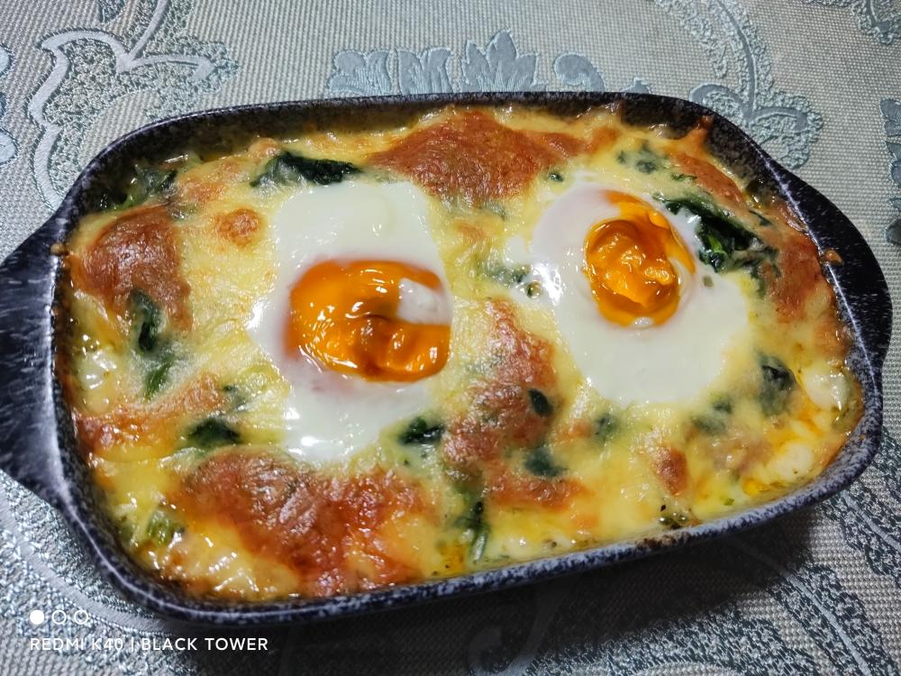 肉！蛋！菜！奶！在家做萨莉亚新品——肉酱菠菜芝士烤温泉蛋