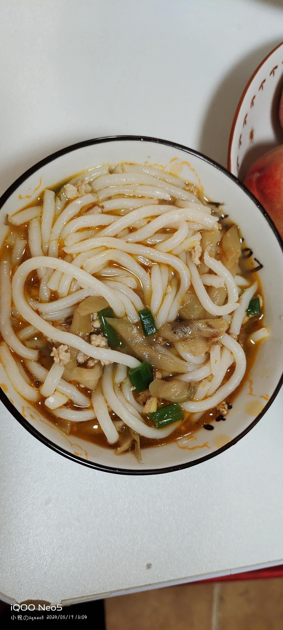 超快手的榨菜肉沫粉丝汤