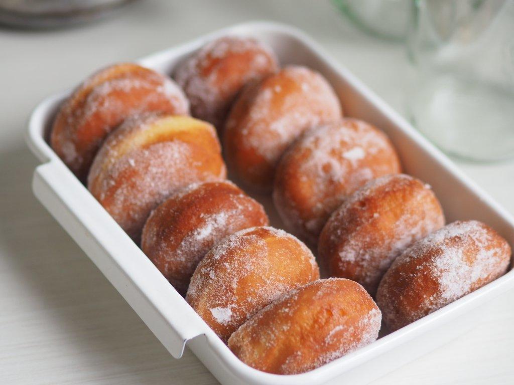 周小敏98做的香草卡士达甜甜圈