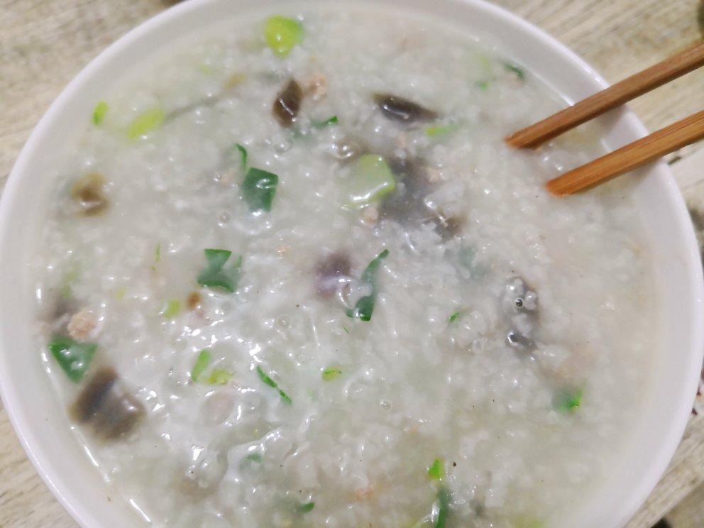 十五分钟快手之香滑皮蛋瘦肉粥(附五分钟电饭煲电压力锅更快捷方法)