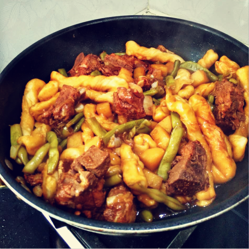 爱吃鱼头泡饼做的排骨炖菜粘卷子