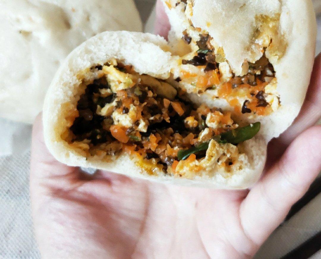 胡萝卜木耳鸡蛋素包子